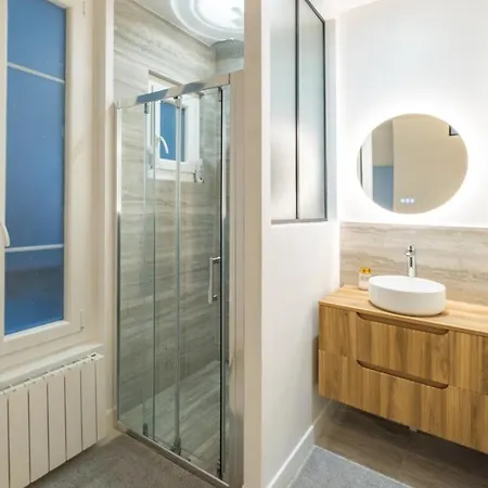 Haussmann - Champs-elysees Apartment